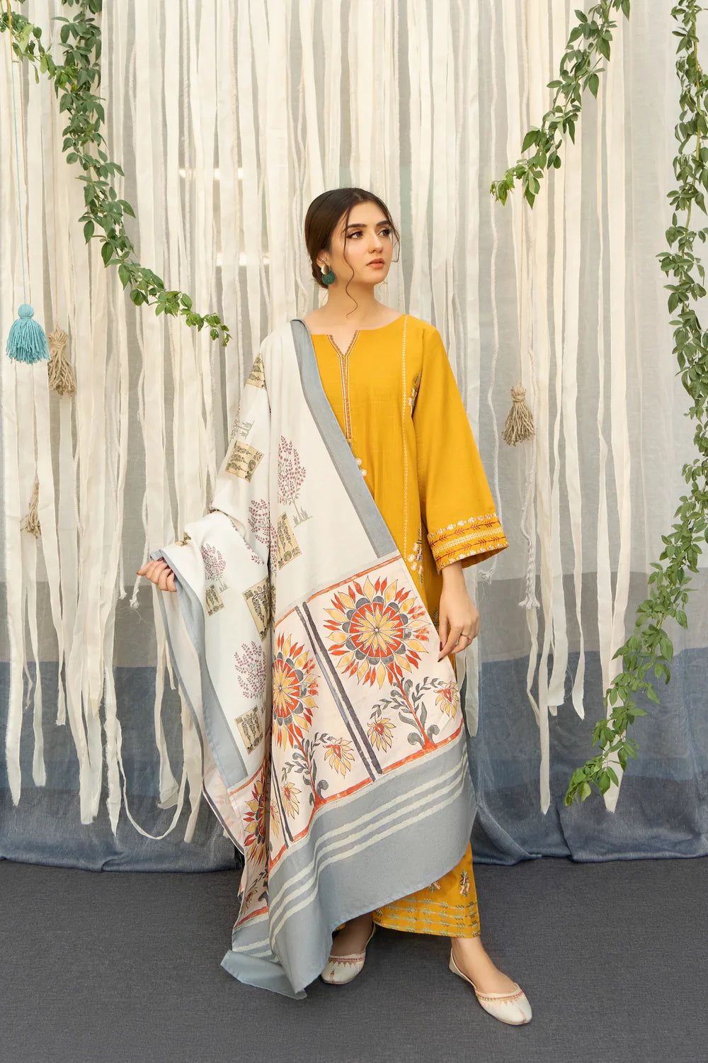 Dhanak Embroidered 3-PC Premium Unstitched Suit