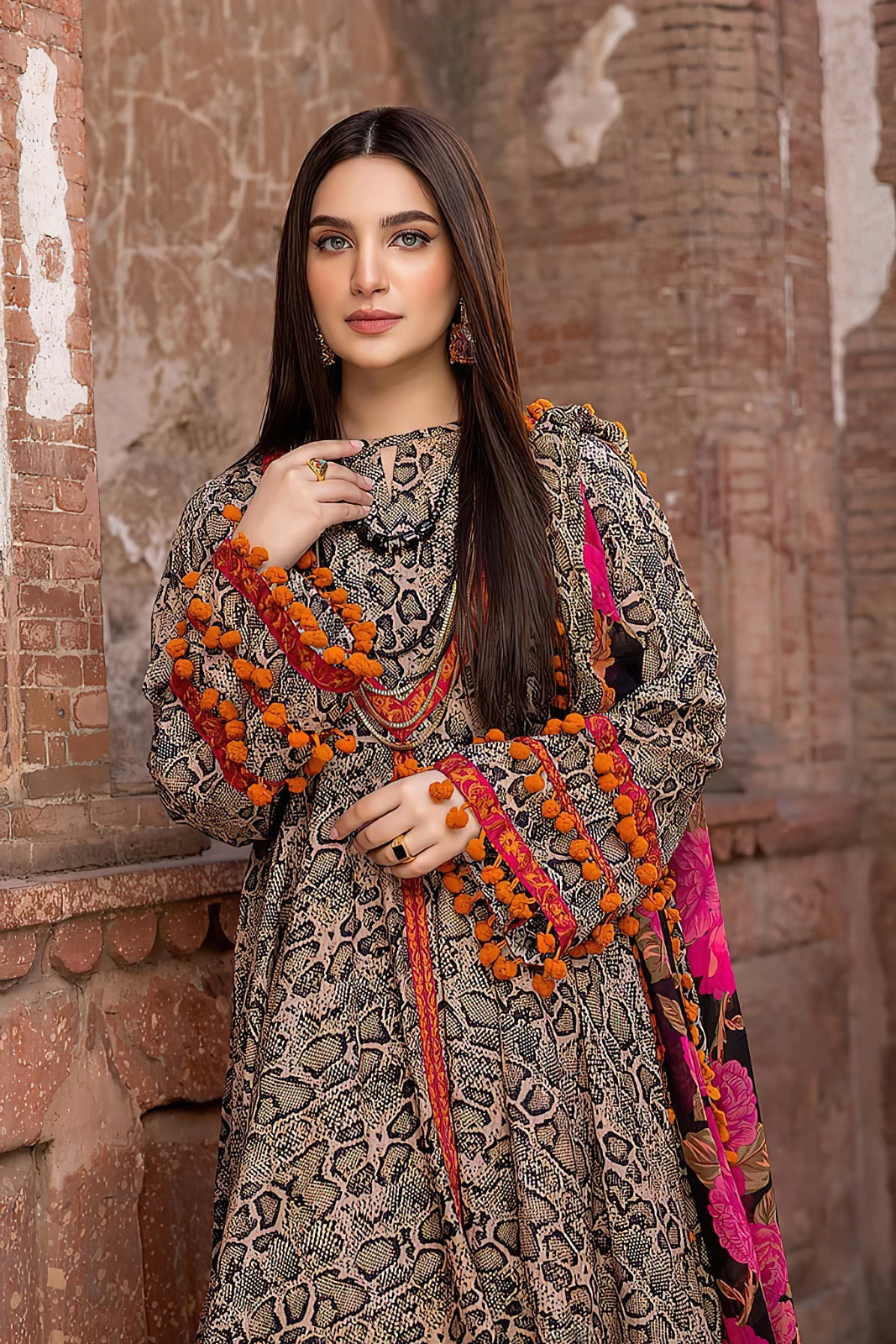 3PC Digital Printed Lawn Unstitched Suit BB022