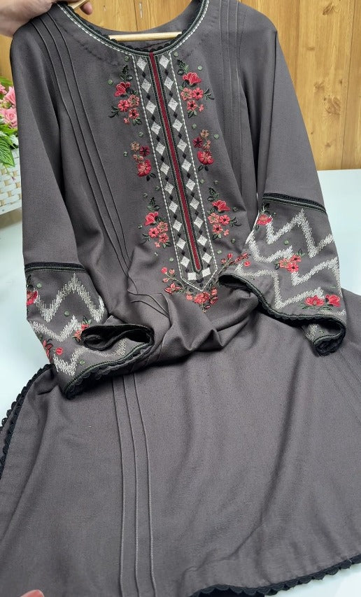 02-Piece Stitched Karandi Embroidered Suit